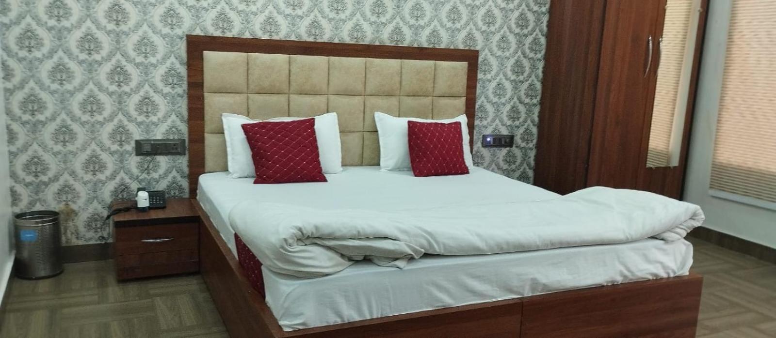 The Singhasan Nd Saffron Hotel Jind Luaran gambar